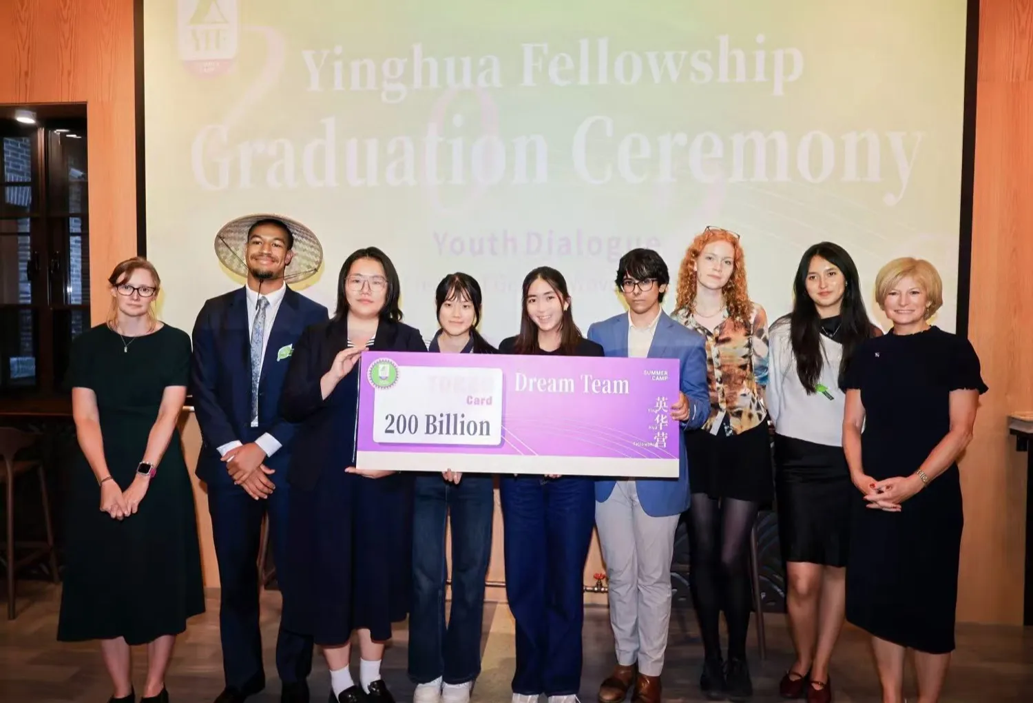 Team 01 receiving the Dream Team at the graduation ceremony